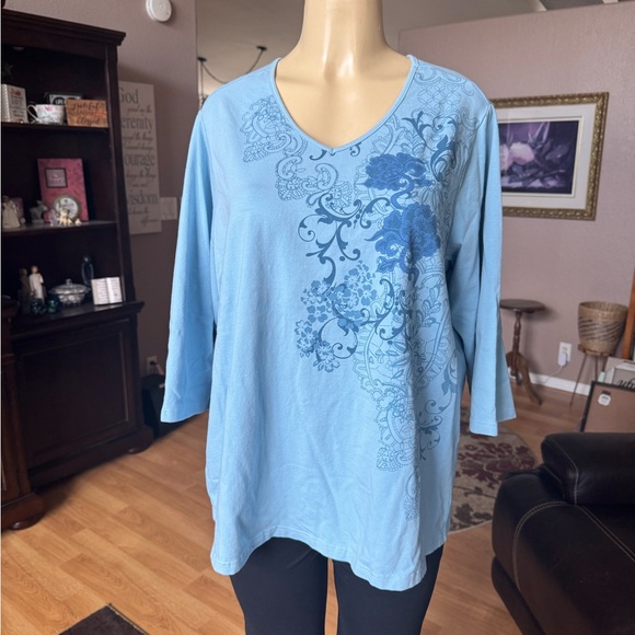 Denim & Co shades of blue 3/4 sleeves Vneck top-size 1X - Picture 6 of 9